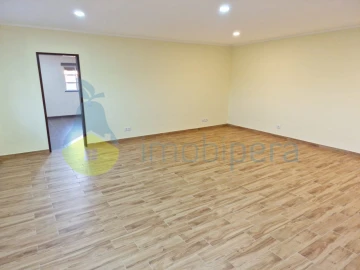 Moradia T3 para Venda em Odiaxere