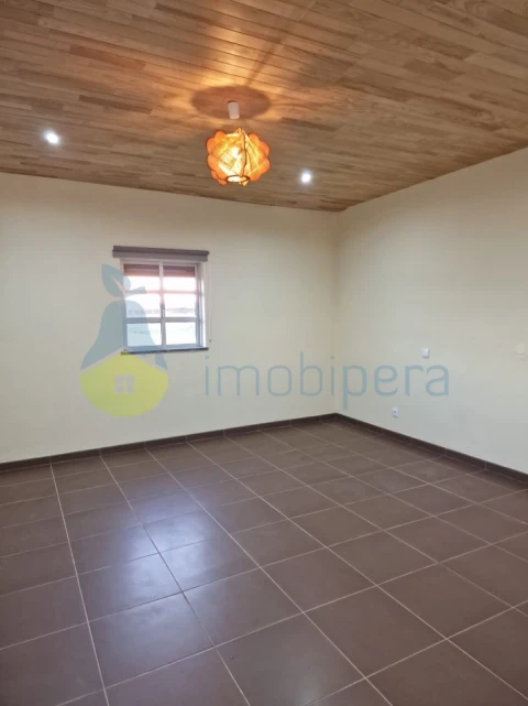 Moradia T3 para Venda em Odiaxere