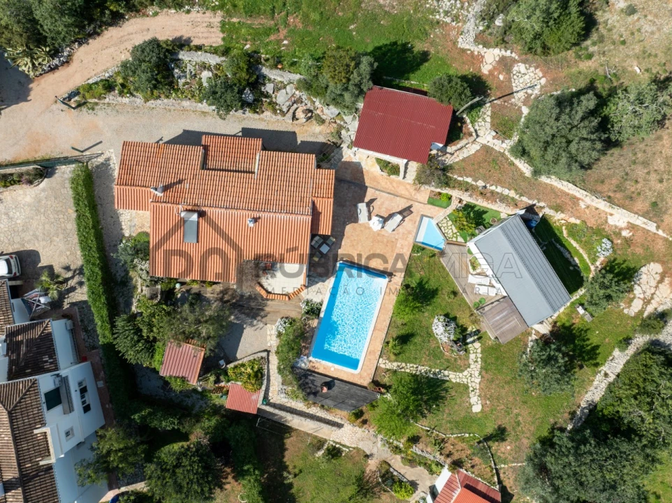Moradia T3 para Venda em Santa Barbara de Nexe Foto 4