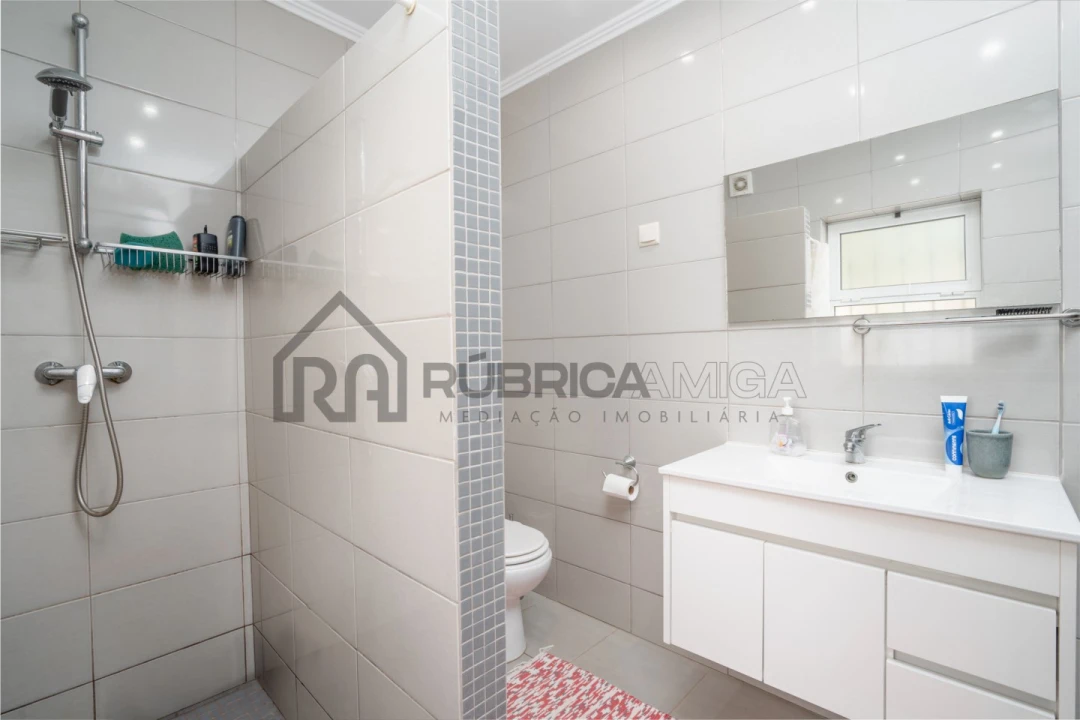 Moradia T3 para Venda em Santa Barbara de Nexe Foto 27