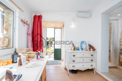 Moradia T3 para Venda em Santa Barbara de Nexe