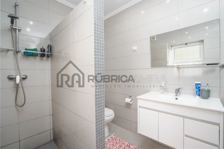 Moradia T3 para Venda em Santa Barbara de Nexe Foto 27