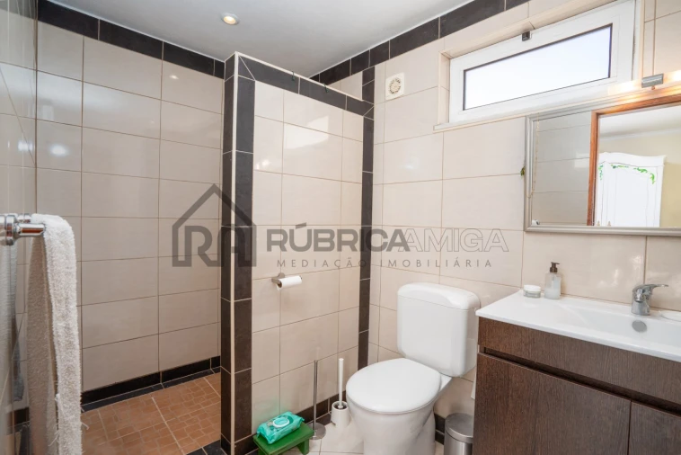 Moradia T3 para Venda em Santa Barbara de Nexe Foto 37