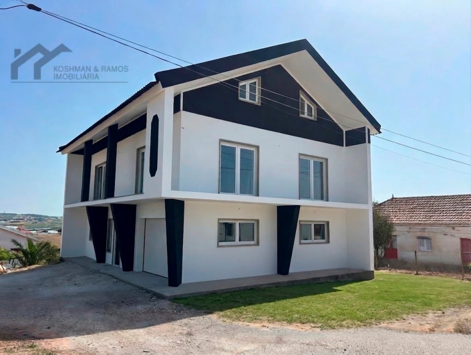 Moradia T4 para Venda em A dos Cunhados e Maceira Foto 2