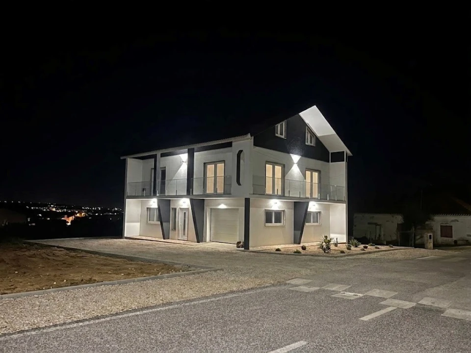 Moradia T4 para Venda em A dos Cunhados e Maceira Foto 1