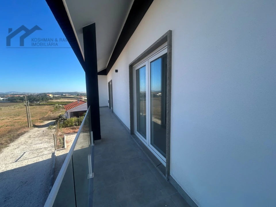 Moradia T4 para Venda em A dos Cunhados e Maceira Foto 5