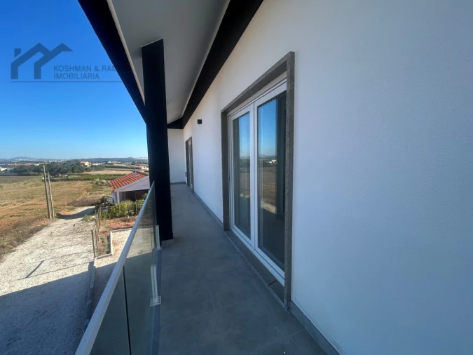 Moradia T4 para Venda em A dos Cunhados e Maceira Foto 5