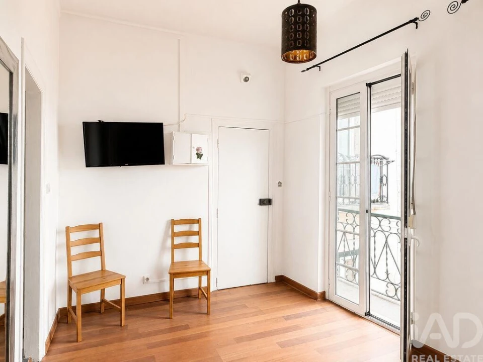 Apartamento T1 para Arrendamento em Santa Maria Maior Foto 5