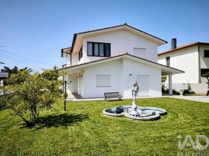 Moradia T3 para Venda em Chafe Foto 4