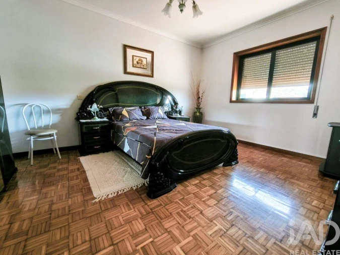 Moradia T3 para Venda em Chafe Foto 18
