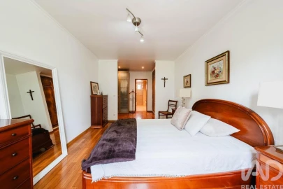 Moradia T4 para Venda em Queluz e Belas