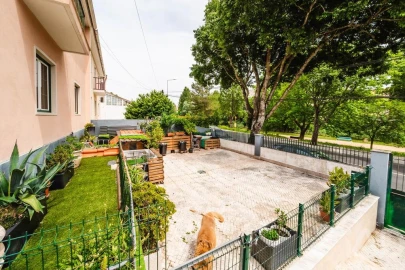 Moradia T4 para Venda em Queluz e Belas