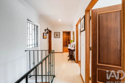 Moradia T4 para Venda em Queluz e Belas