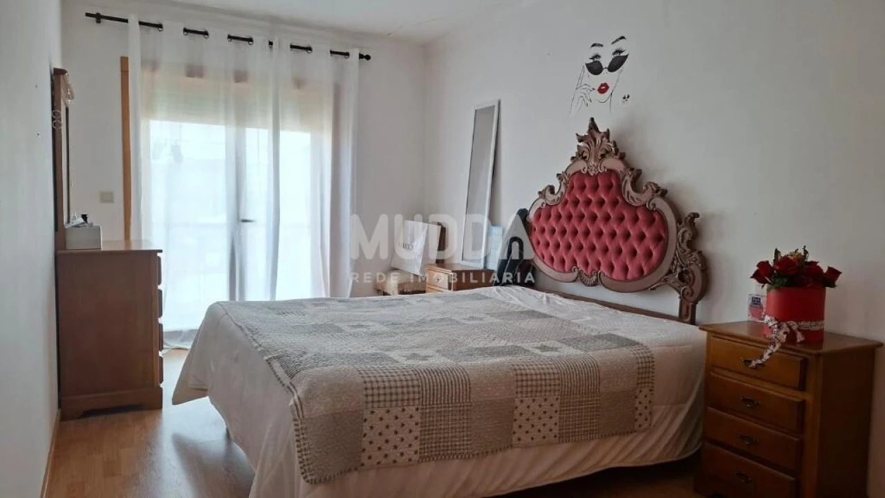 Apartamento T2 para Venda em Sé, Santa Maria e Meixedo Foto 3