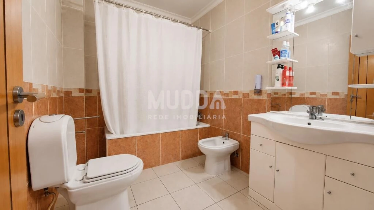Apartamento T2 para Venda em Sé, Santa Maria e Meixedo Foto 11