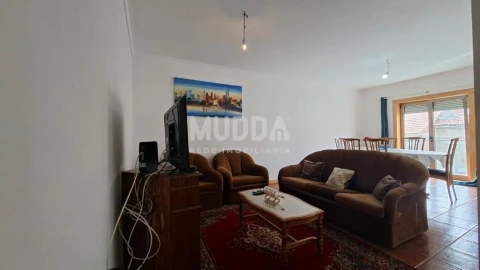 Apartamento T2 para Venda em Sé, Santa Maria e Meixedo