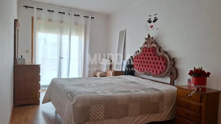 Apartamento T2 para Venda em Sé, Santa Maria e Meixedo Foto 2