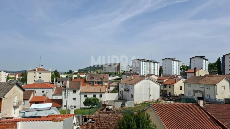 Apartamento T2 para Venda em Sé, Santa Maria e Meixedo Foto 13