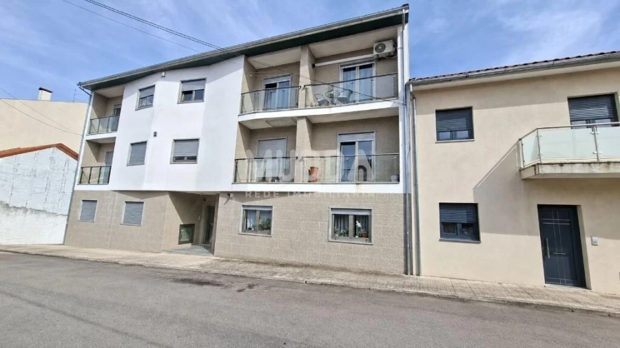 Apartamento T2 para Venda em Sé, Santa Maria e Meixedo Foto 12