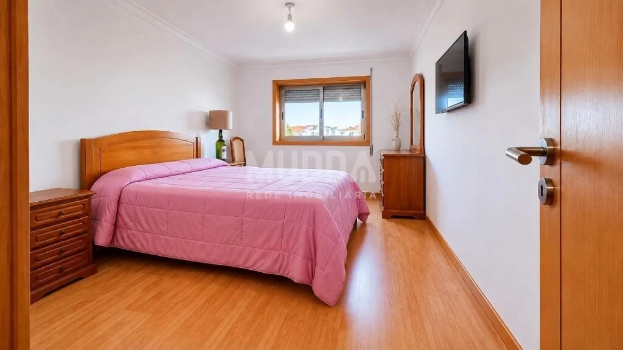 Apartamento T2 para Venda em Sé, Santa Maria e Meixedo Foto 4