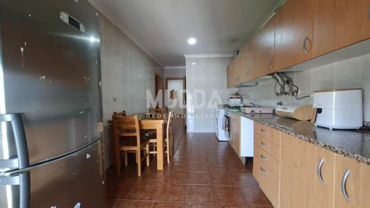 Apartamento T2 para Venda em Sé, Santa Maria e Meixedo Foto 6