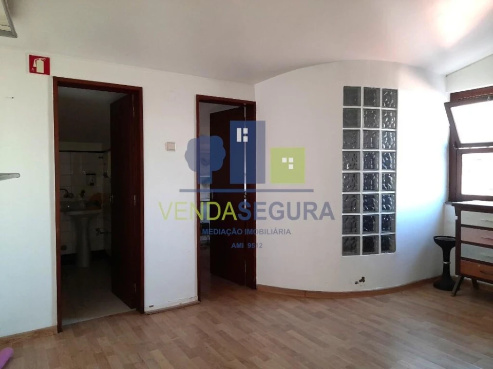 Loja para Arrendamento em Beja (Santiago Maior e São João Baptista) Foto 12