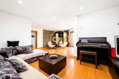 Apartamento T3 para Venda em Gondifelos, Cavalões e Outiz