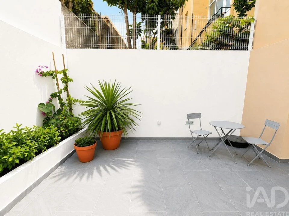Apartamento T2 para Arrendamento em Penha de França Foto 1
