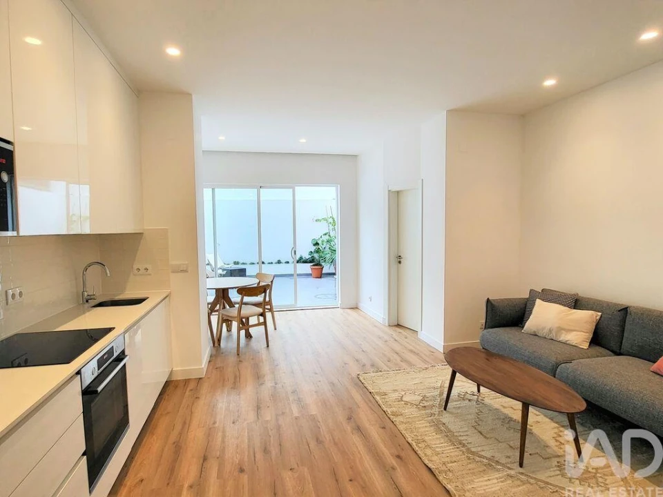 Apartamento T2 para Arrendamento em Penha de França Foto 2