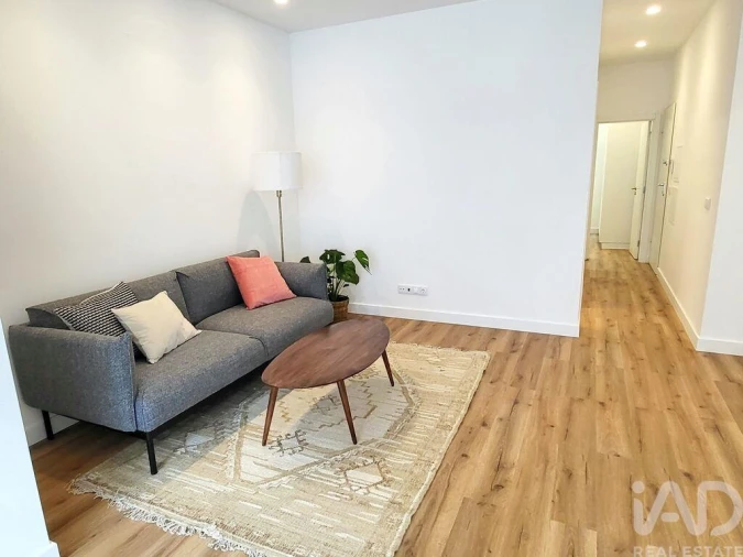 Apartamento T2 para Arrendamento em Penha de França Foto 6