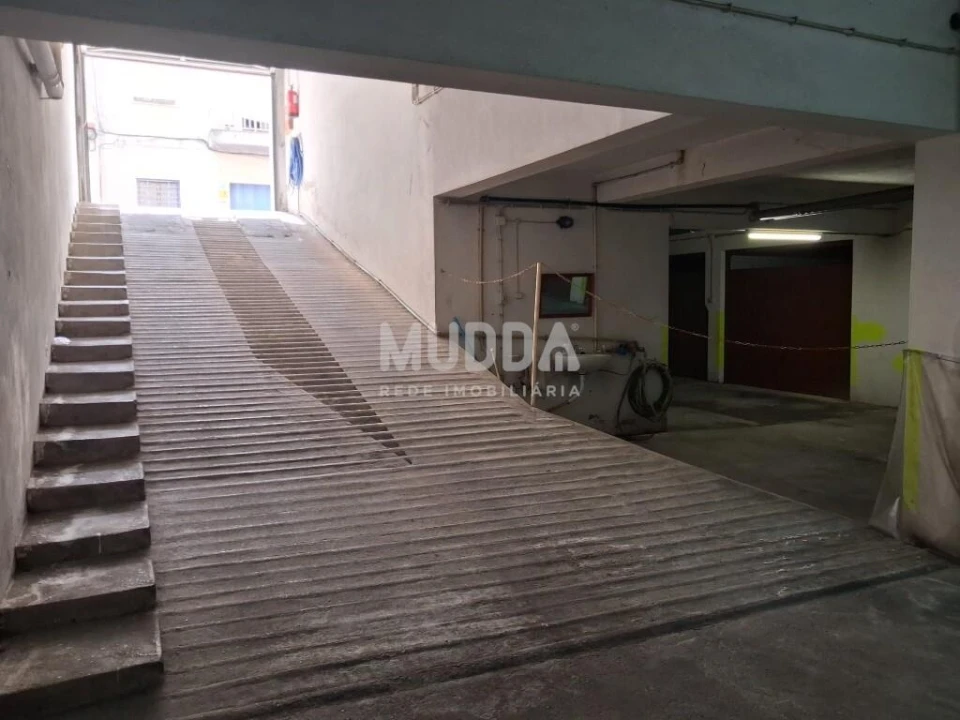Garagem para Venda em Caldas da Rainha - Santo Onofre e Serra do Bouro Foto 5