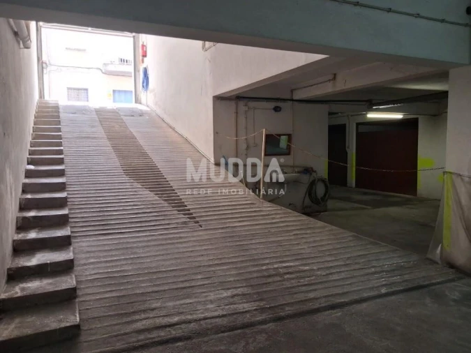 Garagem para Venda em Caldas da Rainha - Santo Onofre e Serra do Bouro Foto 5