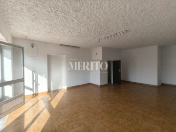 Loja para Arrendamento em Estela