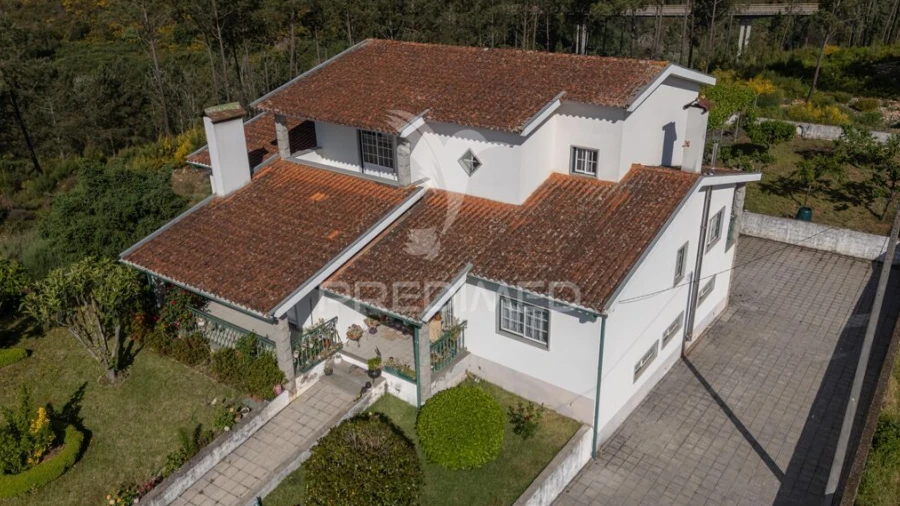 Moradia T5 para Venda em Côja e Barril de Alva