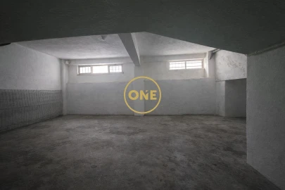 Garagem para Venda em Cacém e São Marcos