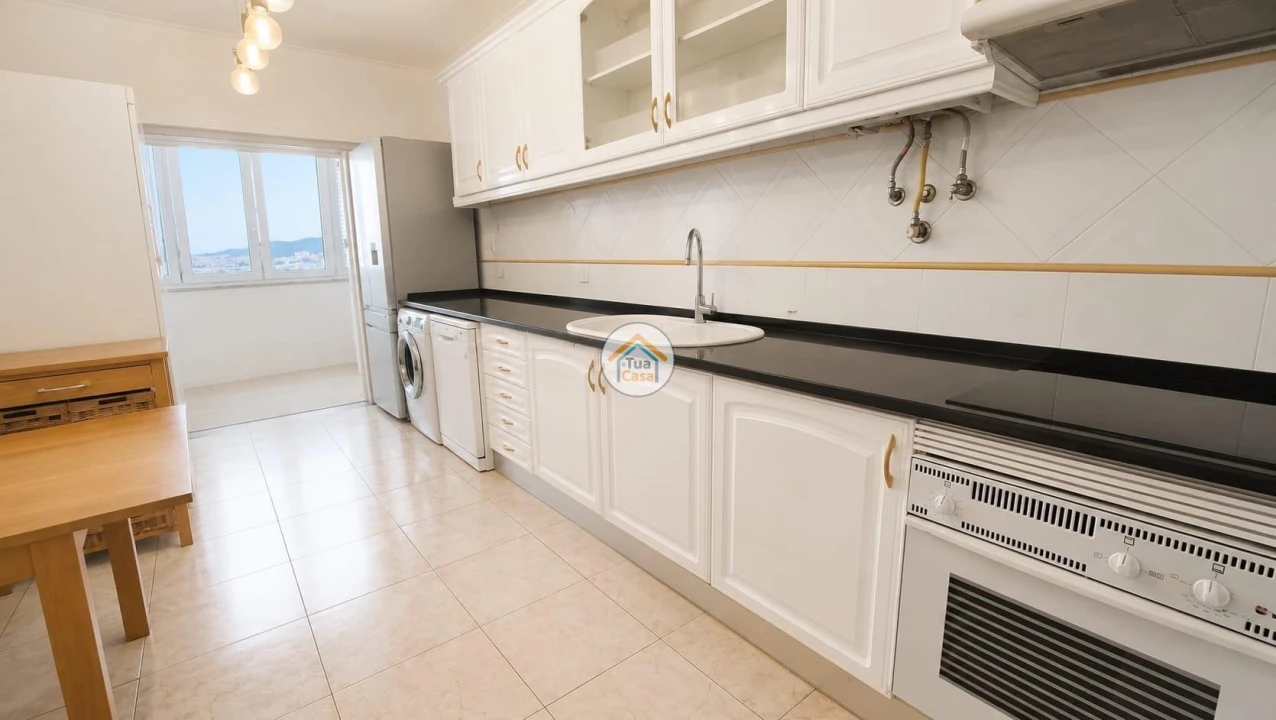 Apartamento T4 para Venda em Algueirão-Mem Martins Foto 21