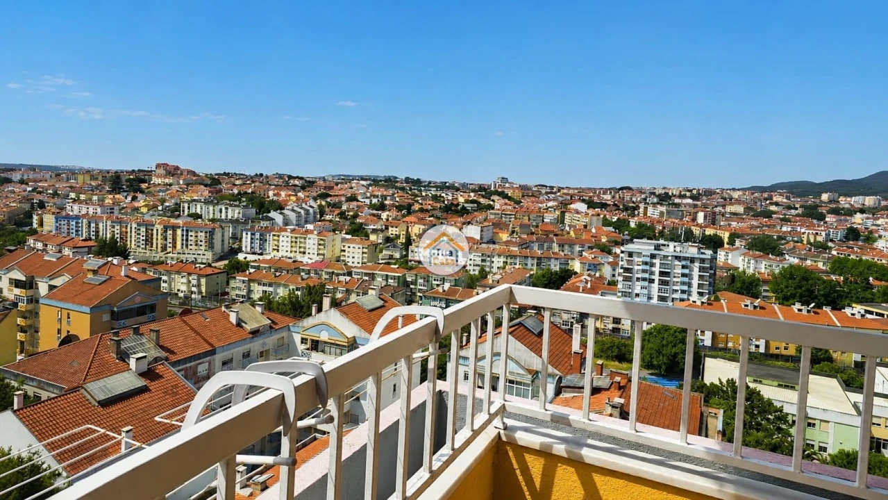 Apartamento T4 para Venda em Algueirão-Mem Martins Foto 2