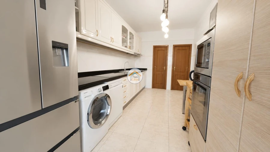 Apartamento T4 para Venda em Algueirão-Mem Martins Foto 15