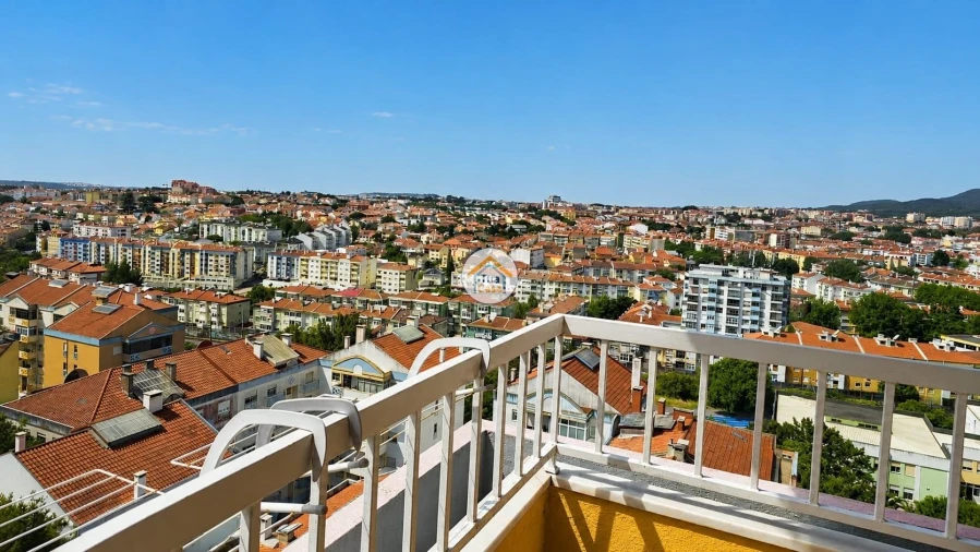 Apartamento T4 para Venda em Algueirão-Mem Martins Foto 2