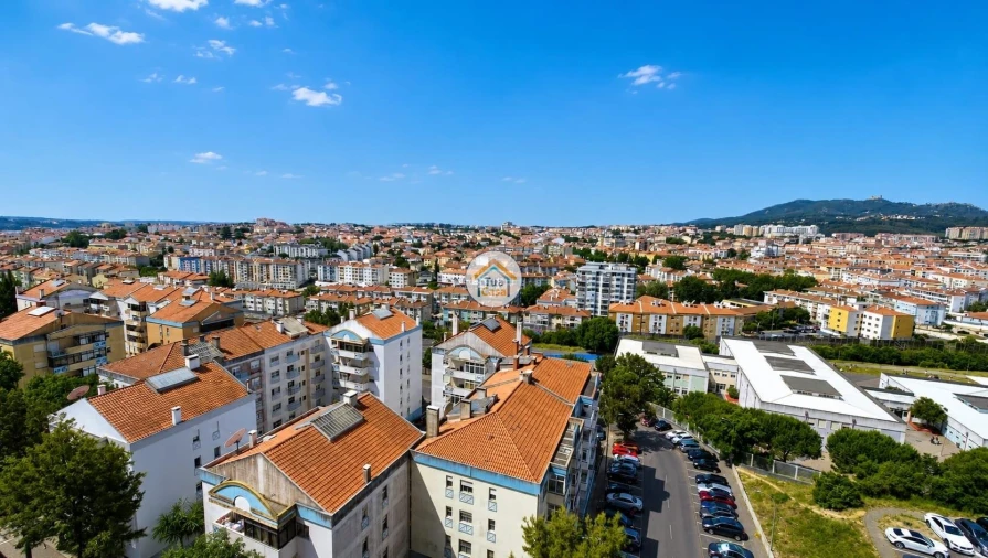 Apartamento T4 para Venda em Algueirão-Mem Martins Foto 23