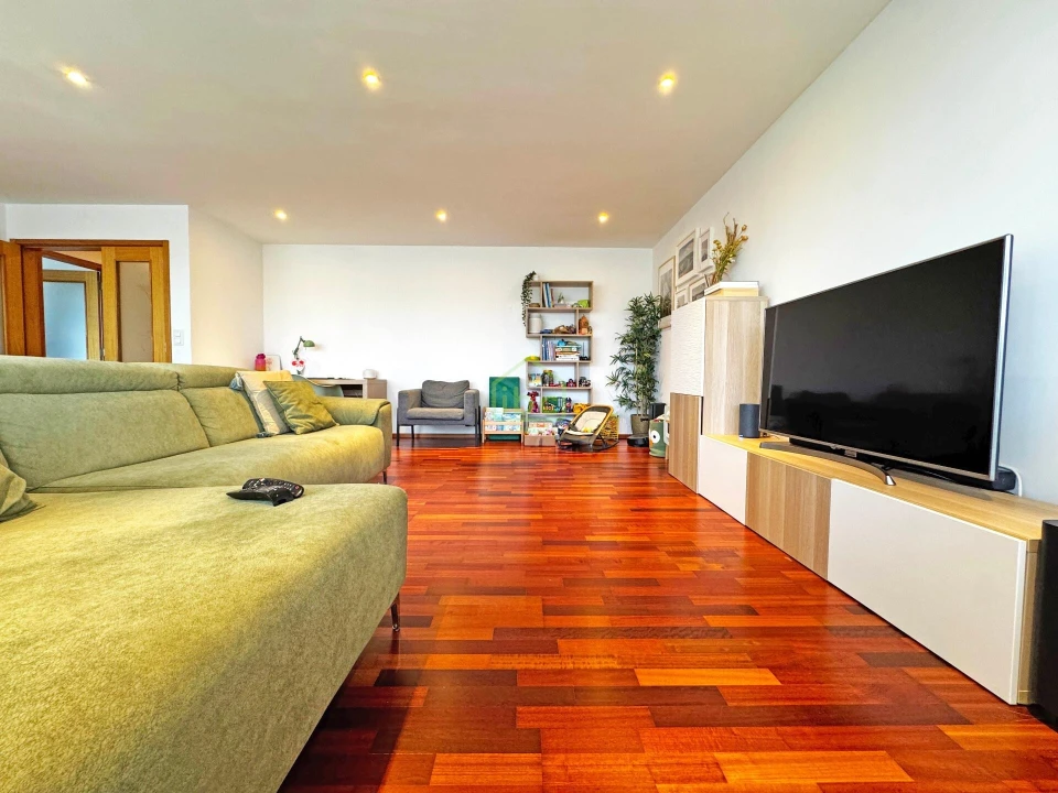 Apartamento T2 para Venda em Vilar de Pinheiro Foto 4