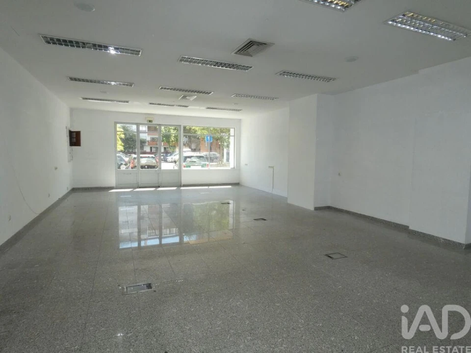 Loja para Venda em Águas Livres Foto 1