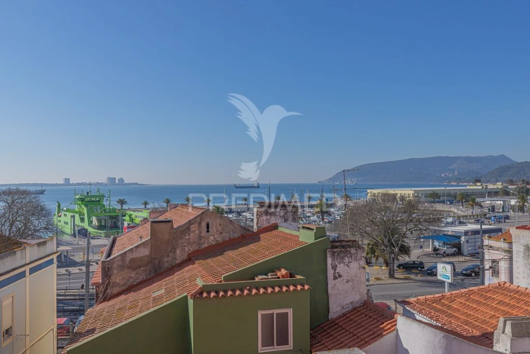 Prédio para Venda em Setubal (São Sebastião) Foto 1