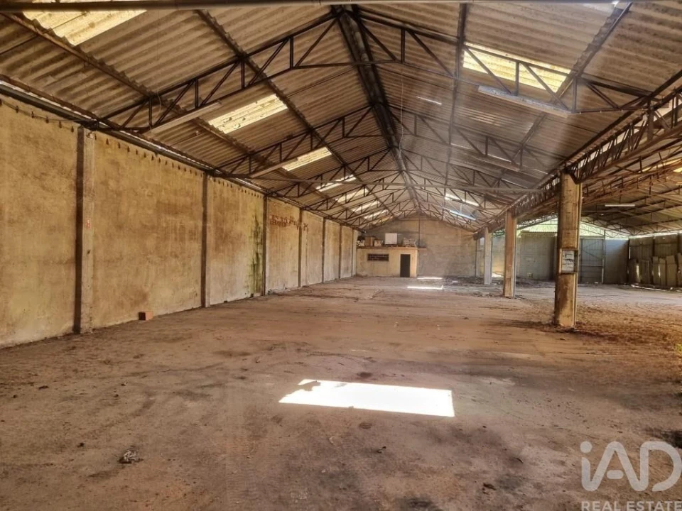 Armazém para Venda em Vilarinho do Bairro Foto 2