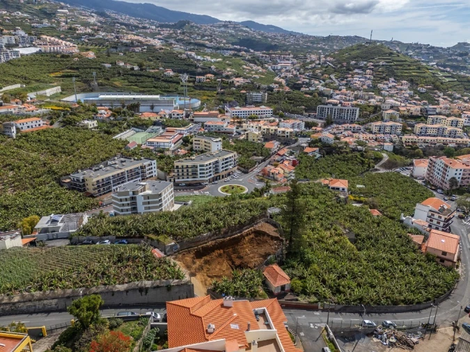 Apartamento T2 para Venda em Camara de Lobos Foto 19