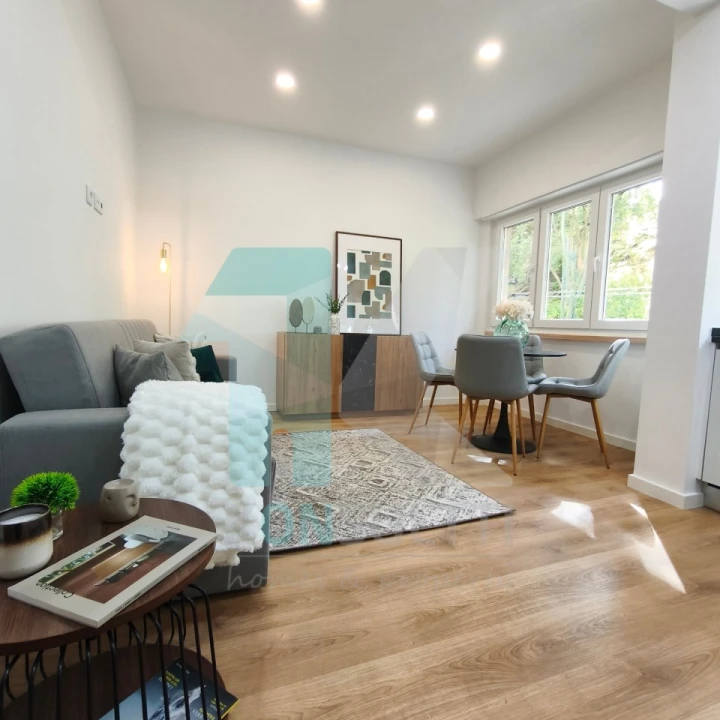 Apartamento T2 para Venda em Benfica Foto 5