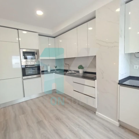 Apartamento T3 para Venda em Benfica