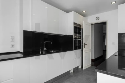 Apartamento T3 para Venda em Benfica