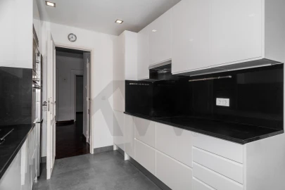 Apartamento T3 para Venda em Benfica