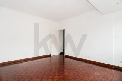 Apartamento T3 para Venda em Benfica